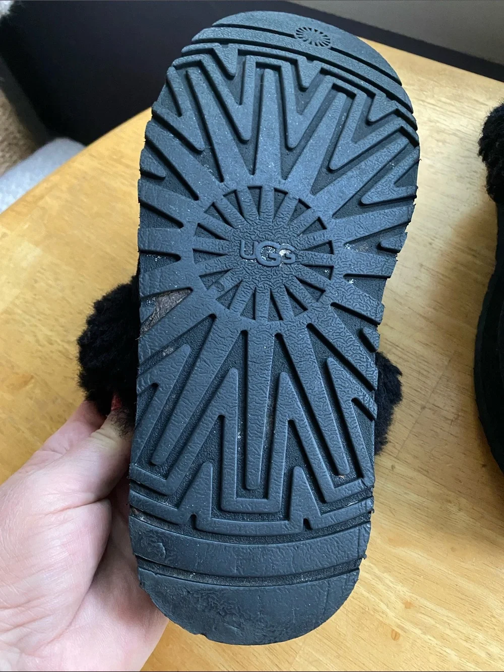 ! UGG warm slippers size 8 used well
